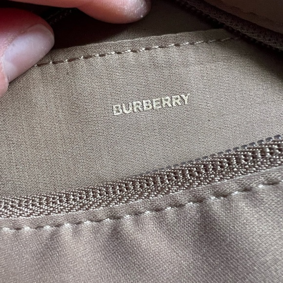 Burberry Hero Travel Bag - Picture 4 of 6